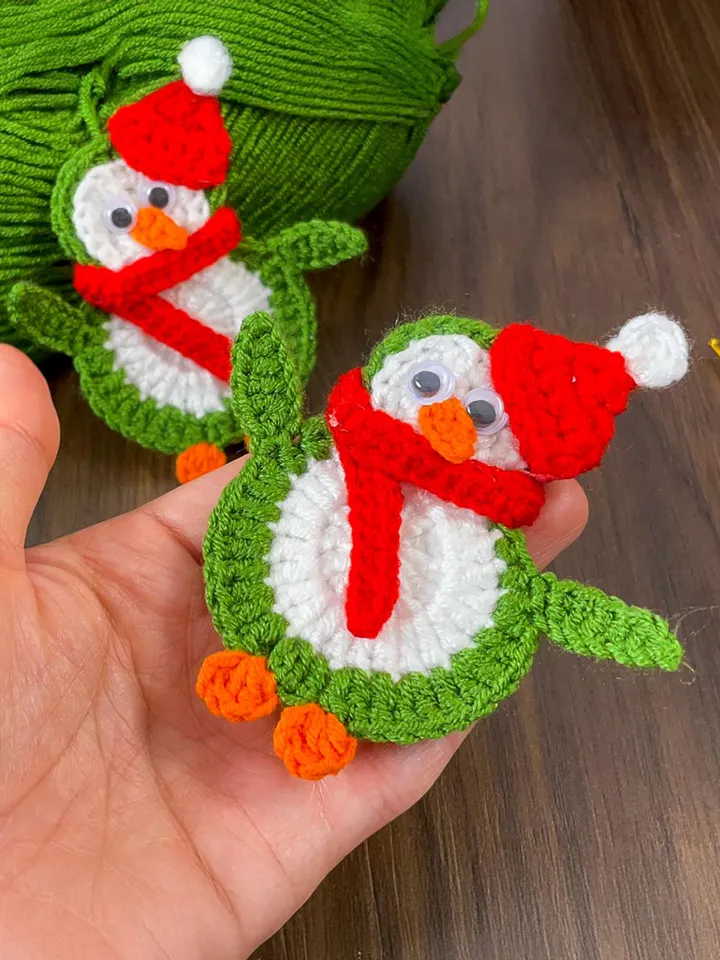 Crochet Penguin Ornament PDF Pattern, DIY Christmas Penguin Decoration, Handmade Festive Penguin Applique, Holiday Crochet Design
