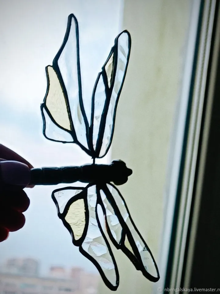 Stained Glass: Intricate Dragonfly, Tiffany Stained Glass: Complex Dragonfly, Stained Glass Dragonfly: Detailed Design, Tiffany-Style Stained Glass Dragonfly, Stained Glass: Dragonfly with Fine Details, Stained Glass Dragonfly with Intricate Detailing