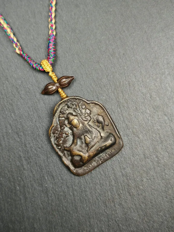 Gandhanra Authentic Tibetan Buddha Statue Amulet Guru Rinpoche,Padmasambhava Pendant,Lotus Born