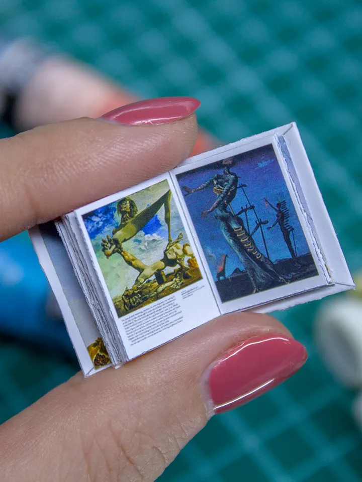 TEMPLATE Miniature book Salvador Dalí paintings