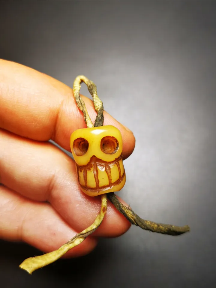 Gandhanra Tibetan Amulet,Yak Bone Carved Skull Sītavana Pendant, Hand-carved Skull Pendant Charm