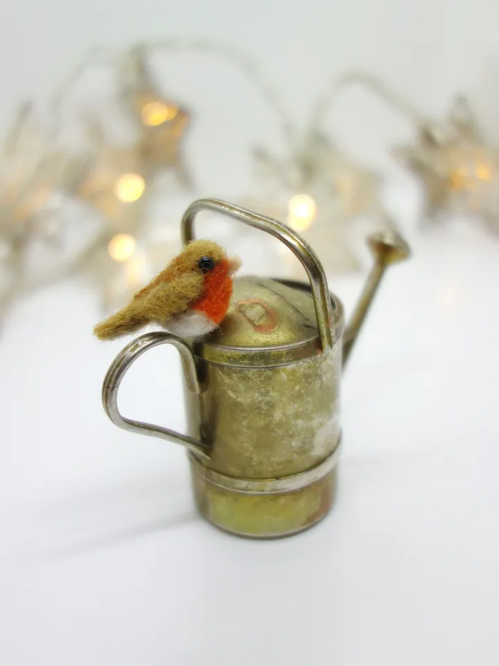 Tiny needle felted robin, miniature bird, made to order