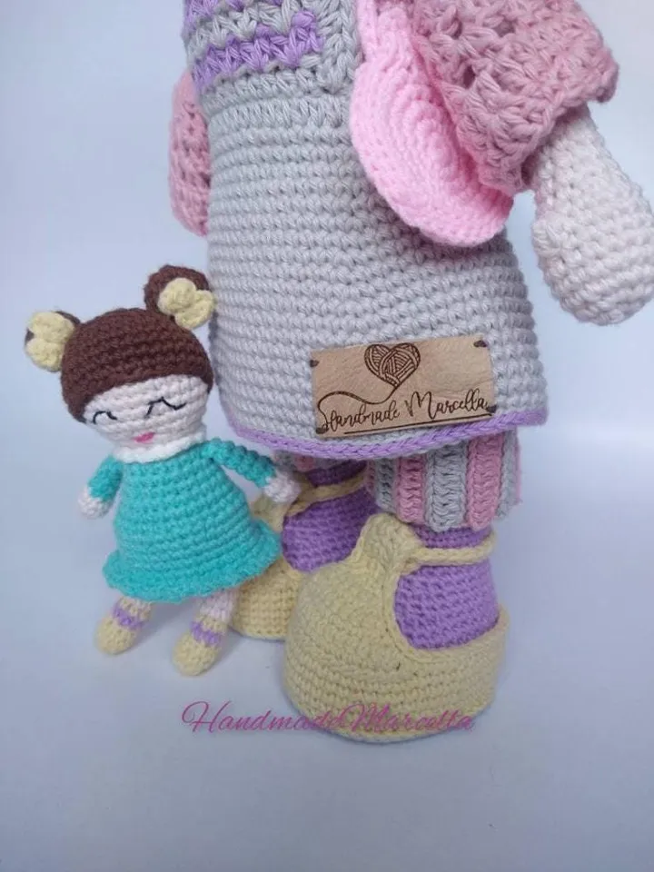 Elisa Doll β 33 cm Articulated Amigurumi with Mini Smiling Doll β Handmade Cotton Gift β Collectible Crochet Doll β Ready to Ship