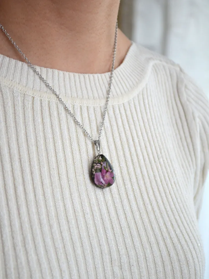 Real hydrangea and heather Pendant. Pendant-drop with real pink hydrangea. Real hydrangea in resin.
