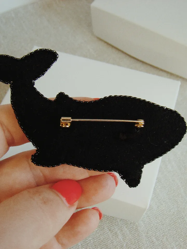 Brooch Whale, beaded brooch, embroidered brooch, handmade design, custom brooch, fish brooch