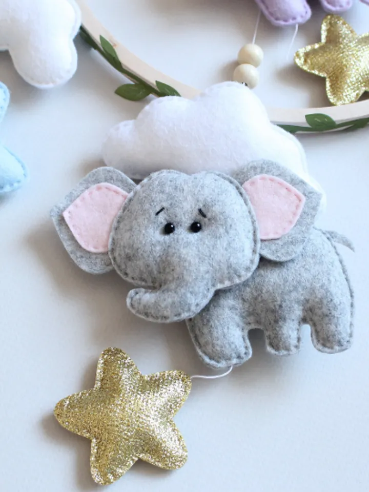 Handcrafted Giraffe, Elephant, Hippo, Lion and Safari Themed Felt Baby Mobile - Customizable Nursery Decor