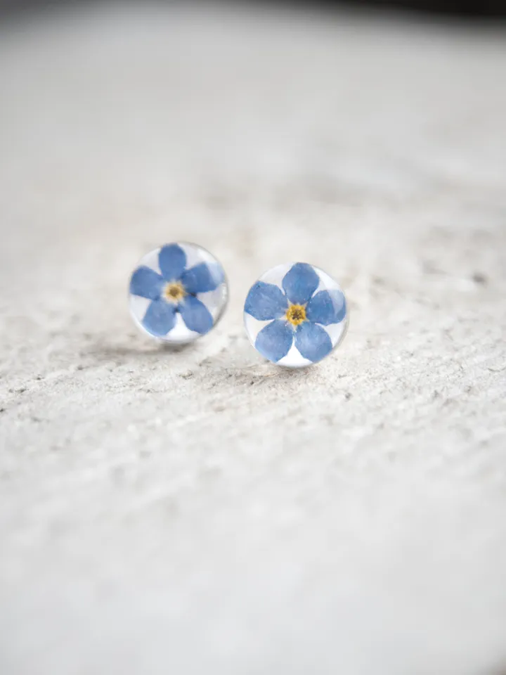 Forget-me-not stud earrings with real flowers