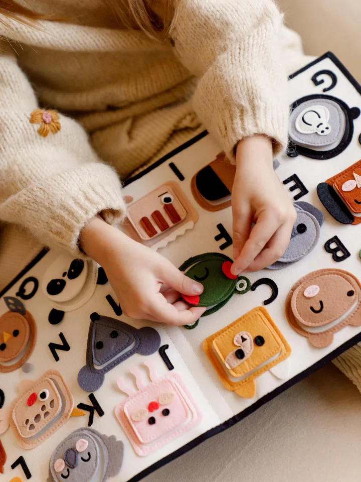 abc felt quiet book toddler, soft activity busy board 1-2-3 year old, ENGLISH, FRENCH, GERMAN alphabet animals educational toy, kinderkrama