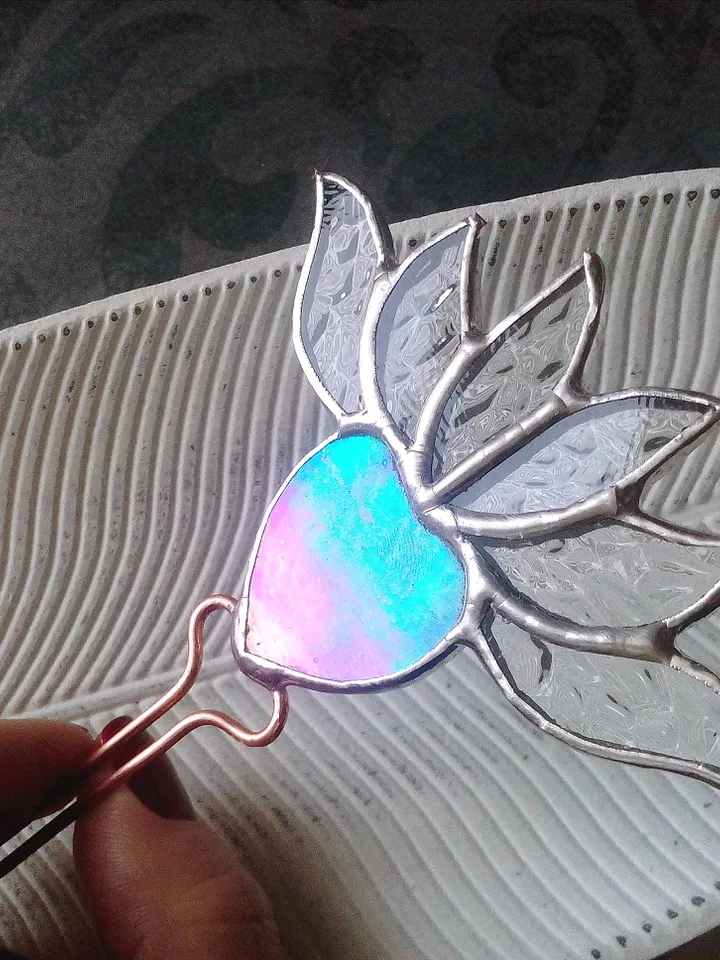 Garden art Glass lotos flower stake, Stained glass plant, stainglass lotos Transparent flower