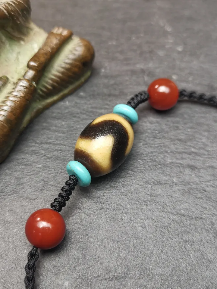 Gandhanra Antique Tibetan Tiger Tooth Dalo Dzi Bead Necklace,0.8" × 0.6",40 Years Old