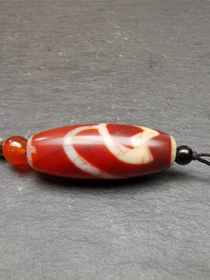 Gandhanra Unique Tibetan Fire Agate Lotus Dzi Bead Necklace,1.57" × 0.75"