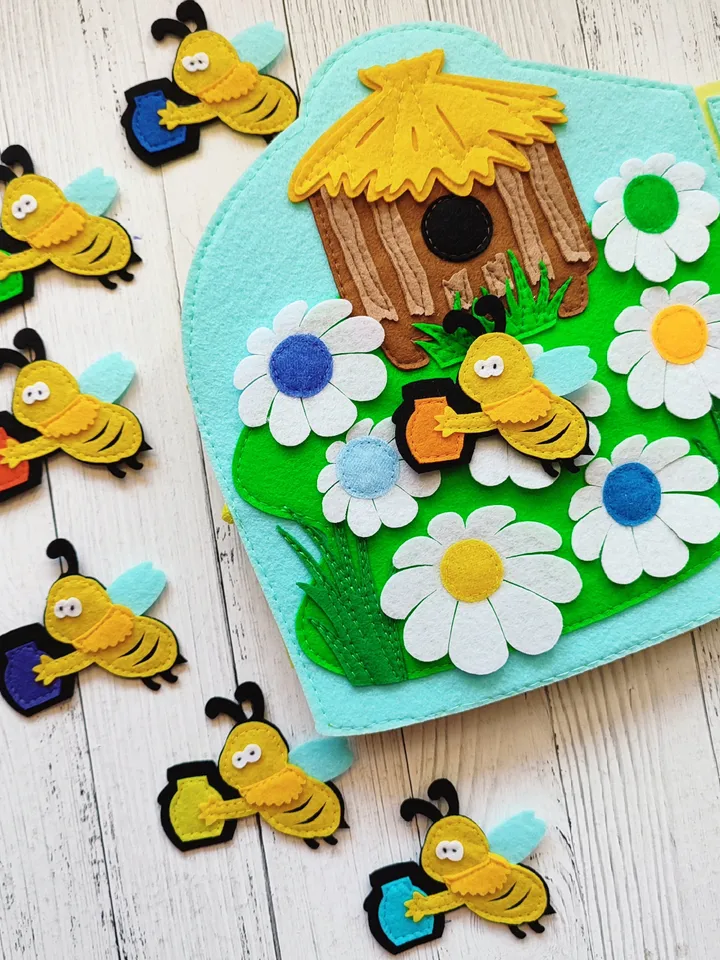 Bee Felt dollhouse quiet book Pattern pdf, Felt book pattern, Baby Soft book template, Activity book sewing ideas for girl 2, 3, 4 year old