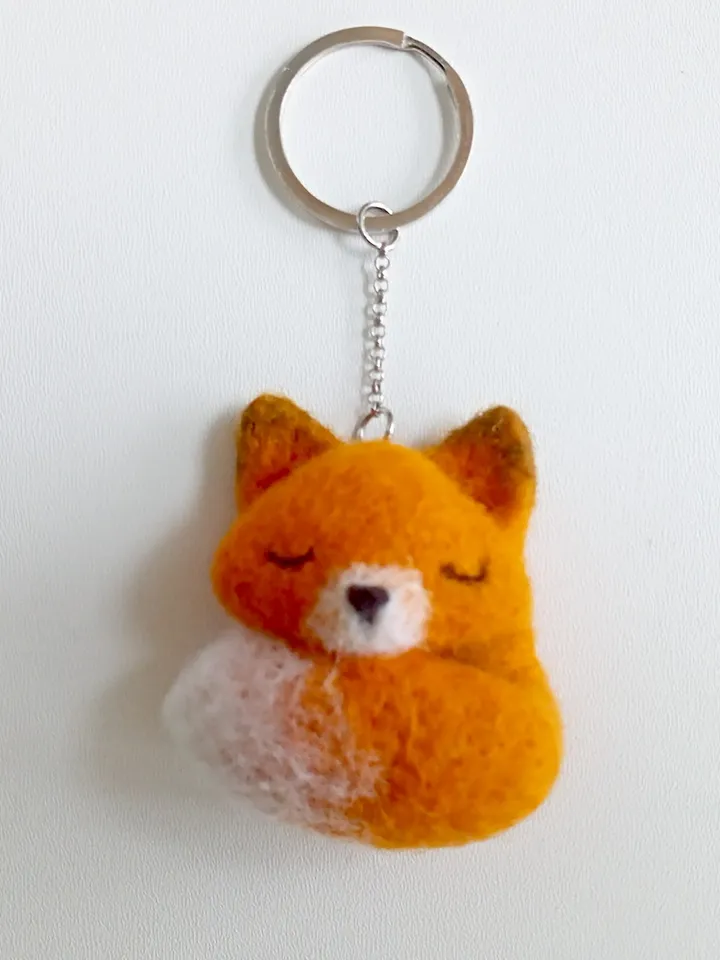 Handmade needle felting fox key chain/Totem animal keychain gift/Woodland animal bags pendant/Sleeping fox - bags charm
