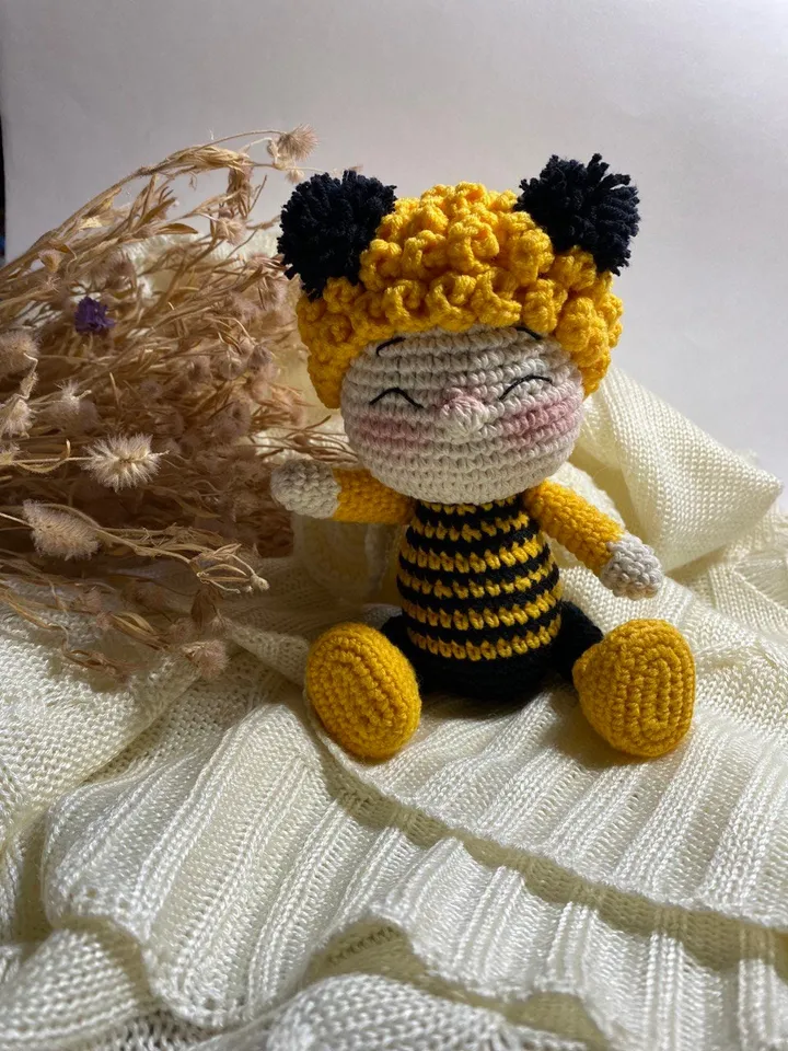 PDF Crochet Pattern Cute Baby Bee, Amigurumi bee pattern, Bee doll, Bee crochet doll pattern, amigurumi animal, Cute bee pattern