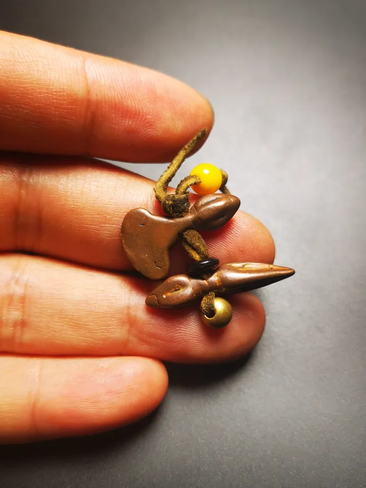 Gandhanra Antique Tibetan Amulet,Mini Kartika(knife of the dakinis) and Kila(Dorje Phurba), for Mala Prayer Beads, 50 Years Old.