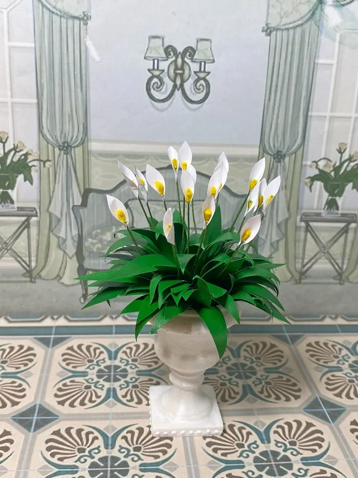 Flower for a dollhouse in 1:12 scale. Miniature dollhouse. Handmade. Plant for a doll.