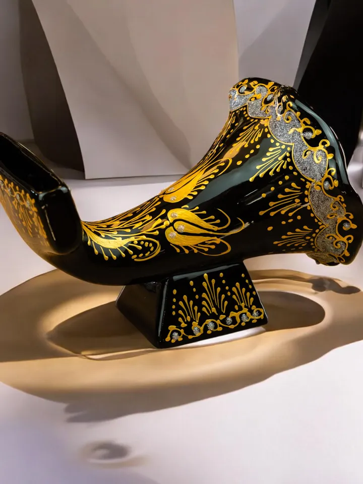 Father's Day Gift Handpainted Gramophone Phone Speaker, Ceramic Audio Dock, Unique iPhone Speaker Gift, Home Decor First Father's Day Gift