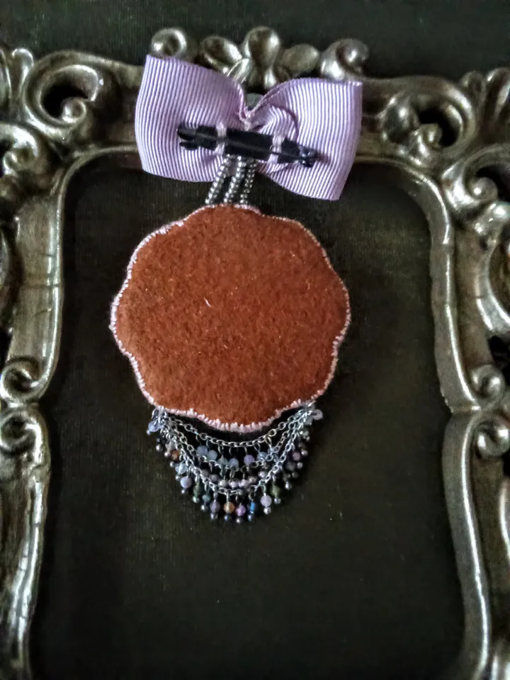 Brooch "In my garden"
