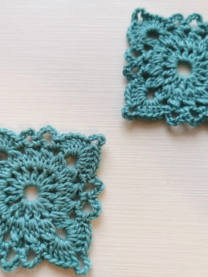 Lacy Granny Squares with This Elegant Pattern - Granny square pattern, Easy crochet openwork square, tutorial, step by step crochet tutorial
