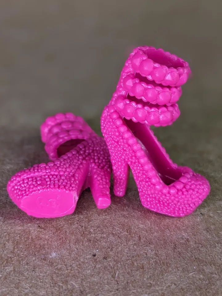 Pink high-heeled shoes for 1/6 scale female dolls