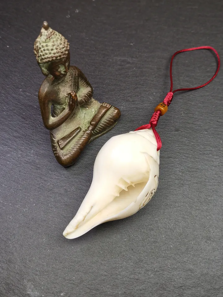 Gandhanra Tibetan Buddhism Amulet,Hand Carved White Conch Shankha with OM Letters,Tibetan Ritual Implement