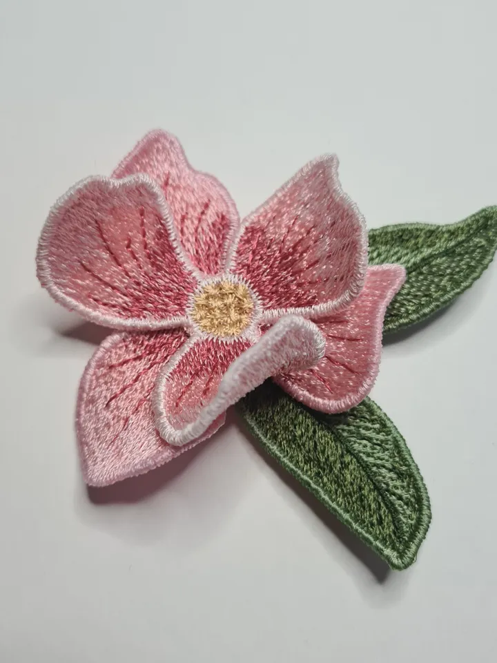 Machine embroidery design for a choker, brooch, head or wrist decoration “Magnolia” using the FSL technique