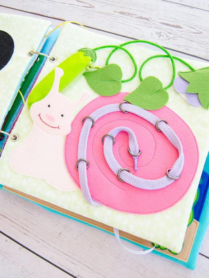 Snail, quiet book page, 20x20 cm, PDF sewing pattern, SVG file