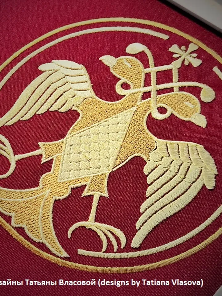 Design for machine embroidery of medallions
