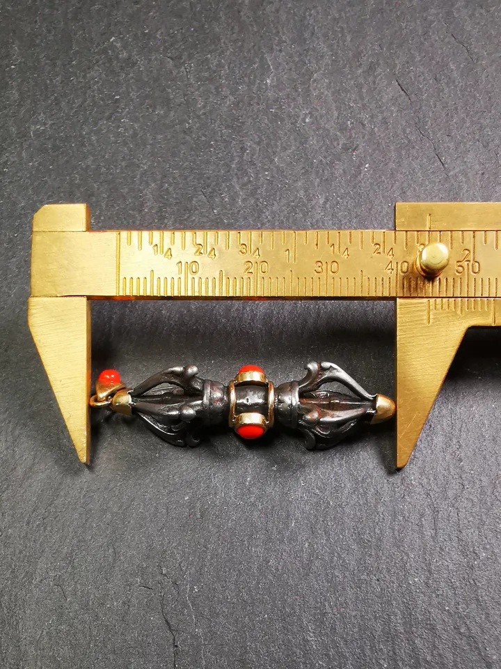 Gandhanra Tibetan Buddhist Amulet,Dorje Vajra Pendant, Made of Cold Iron,Inlaid with Agate
