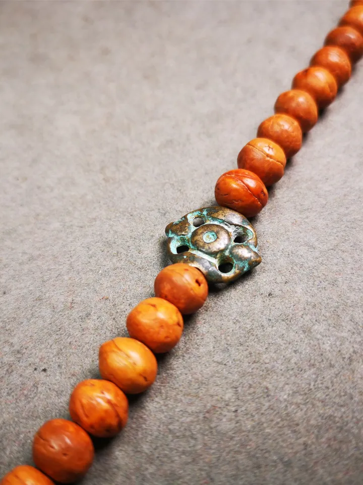 Gandhanra Old Tibetan Amulet,Vajra Pendant for Mala,Bag Hanging,Prayer Bead Accessories,0.67" × 0.55"