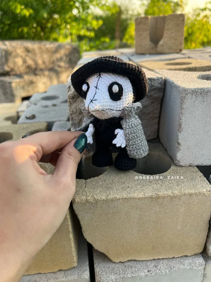 PDF Crochet Plague Doctor Pattern, Amigurumi Halloween Ornament, Crochet Creepy Doll Pattern, Amigurumi Cute Monster, Halloween Pandemic