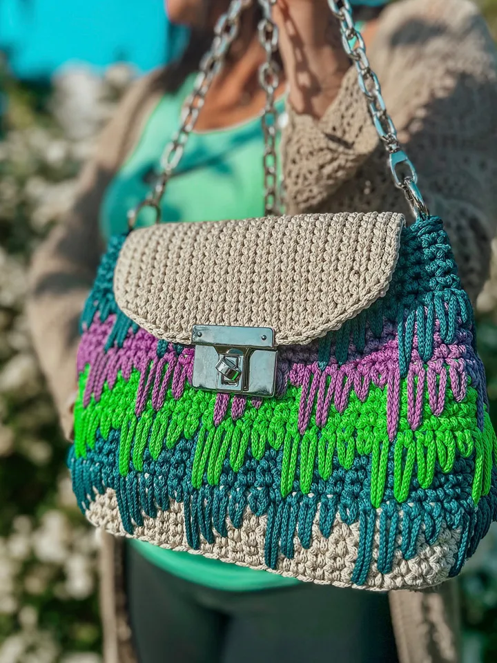 Crochet pattern small women handbag PDF digital instant download and video tutorial, shoulder striped bag, small purse, crochet clutch