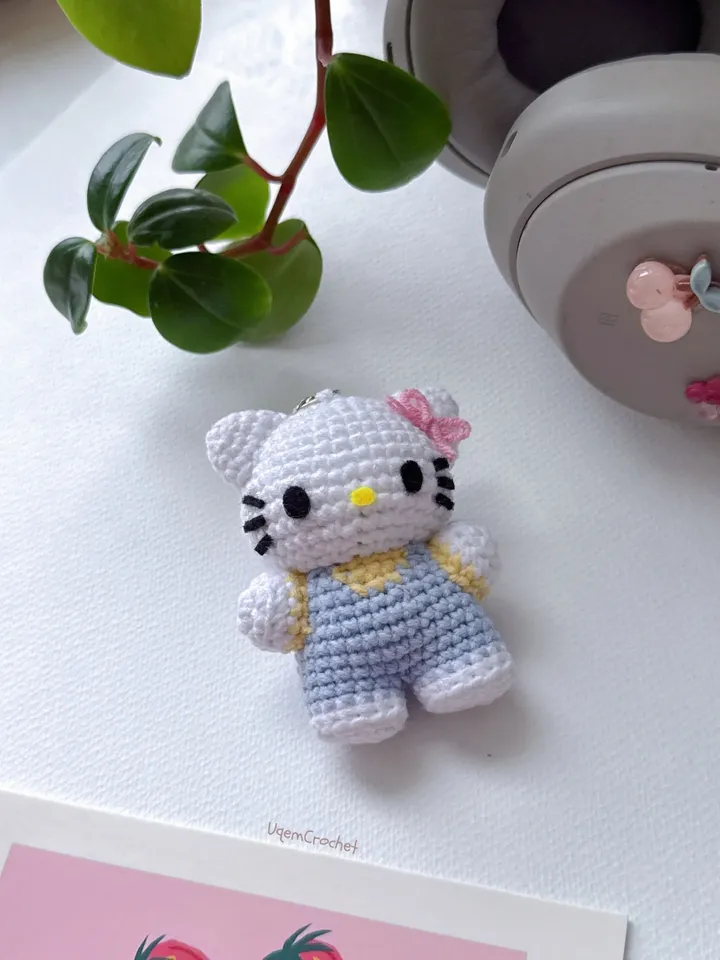 crochet pattern Hello Kitty, PDF file, US terms, hello kitty crochet keychain, sanrio crochet pattern