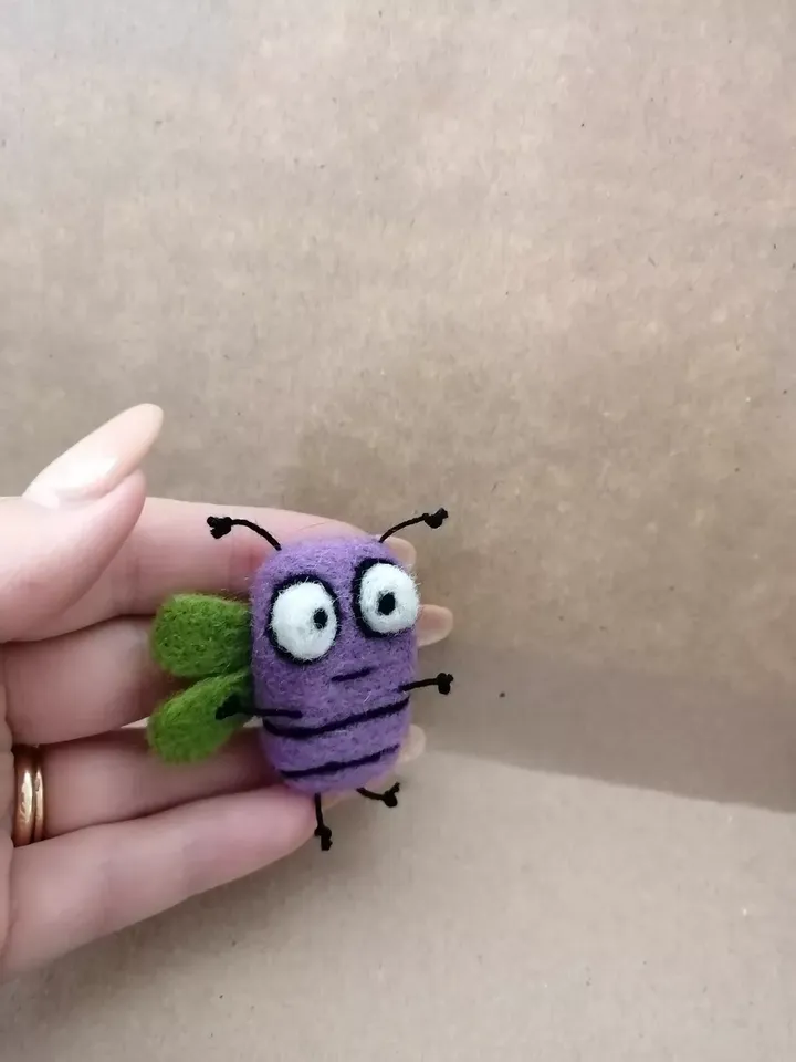 Lilac women's bee brooch in lilac shades Stylish decoration for a girl