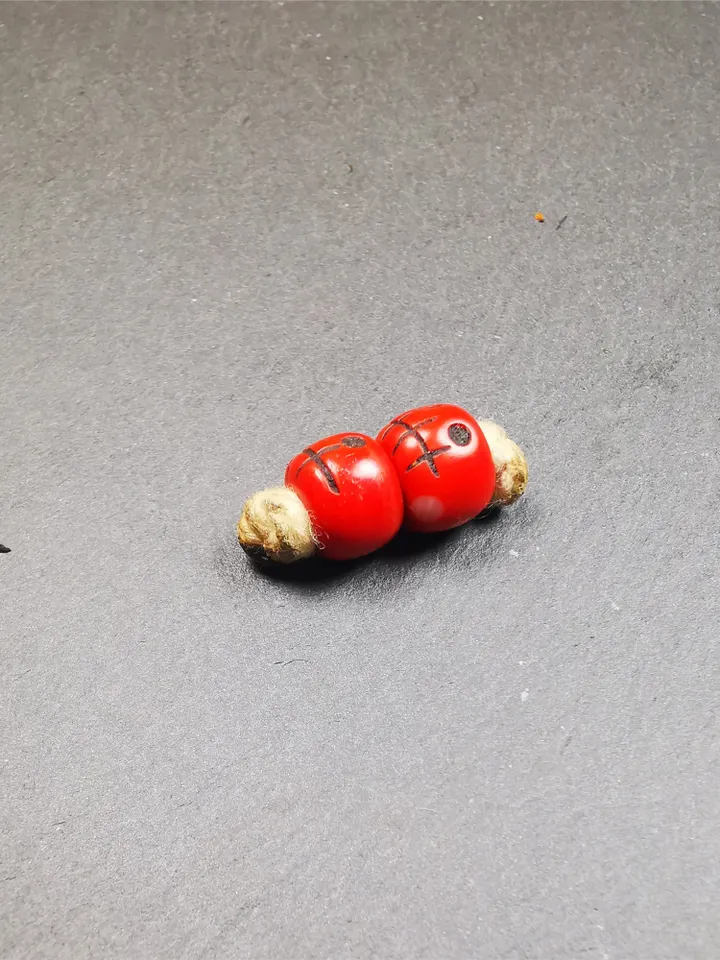 Gandhanra Old Plastic Skull Master Beads,Marker Beads for Mala Necklace,Prayer Beads Accessories,0.4&quot; × 0.3&quot;