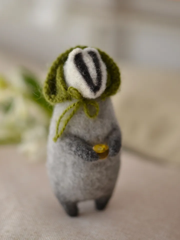Badger Miron handmade toy made of wool, tea with lemon
