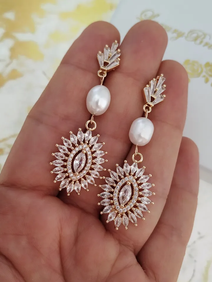 Art deco Wedding Earrings For Bride, Freshwater Pearl Long Bridal Earrings, Swarovski Crystal Gold Statement Earrings, Boho Bridal Earrings,