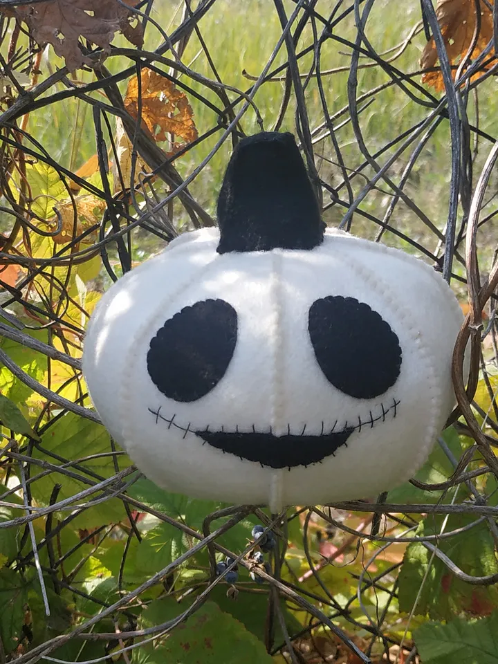 Halloween pumpkin, Halloween ornament, plush pumpkin toy, Halloween décor, Halloween gift, pumpkin home farm décor, pumpkin gift party favors, Halloween decoration, autumn thanksgiving
