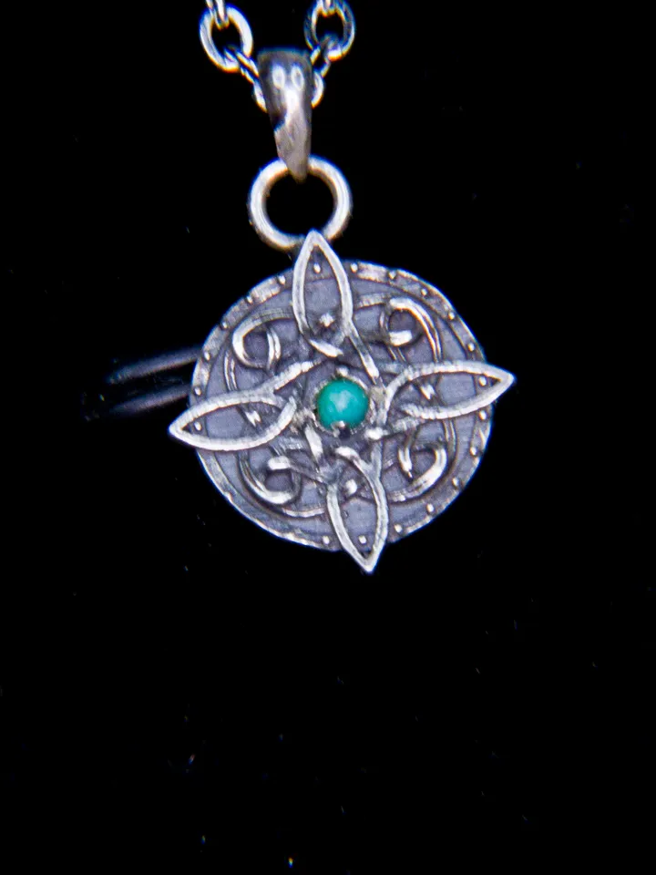 Tiny Amulet of Mara Pendant / Tiny amulet of Mara earstud / Mara jewelry set / Skyrim Oblivion Morrowind cosplay