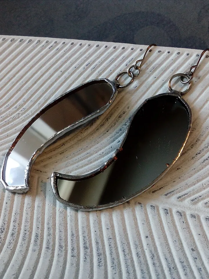 Wavy mirror earring, simple stained glass, Pepper earrings, glass earrings, kawaii earrings, Dangle earrings