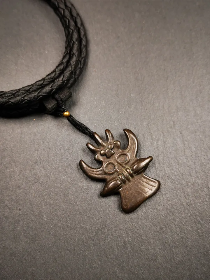 Gandhanra Antique Tibetan Buddhist Amulet Pendant,Garuda,Garula,Suparna,Golden-winged Bird,Made of Thokcha, 1.38&quot;