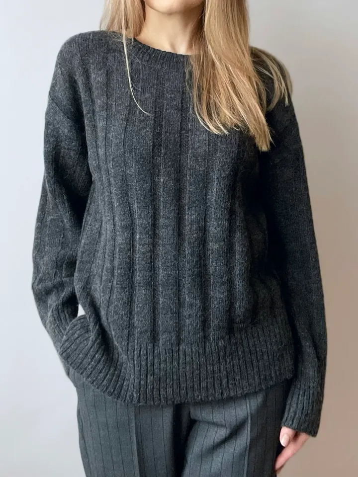 Women's grey alpaca sweater c-neck