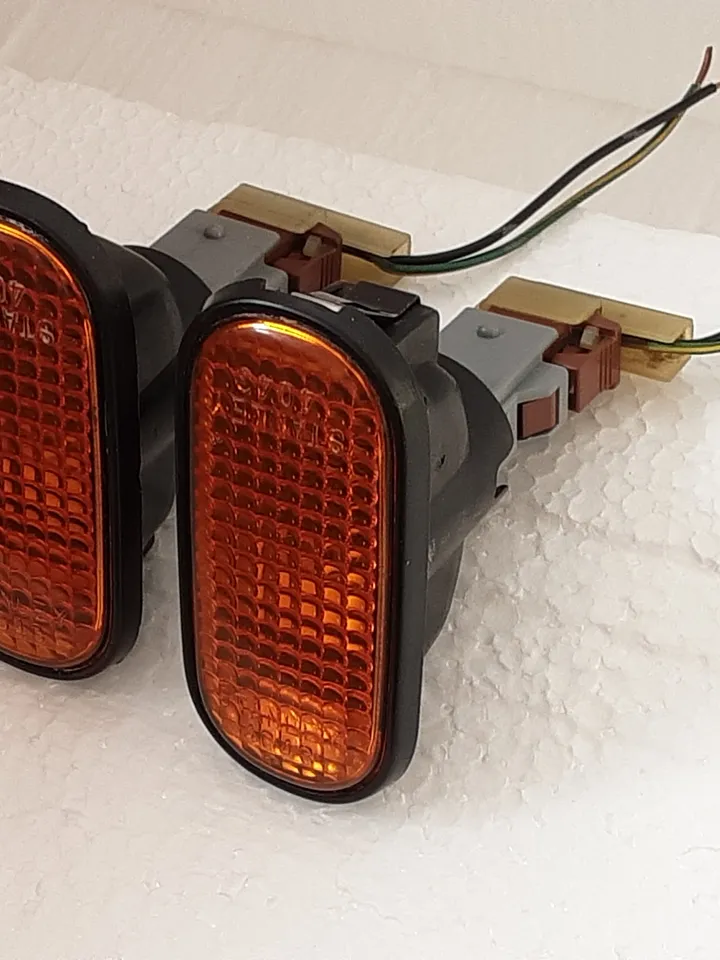 JDM HONDA ( INTEGRA DC2,DB8,Type-R, CIVIC EG6,EG9, DELSOL CRX) AMBER SIDE MAKER