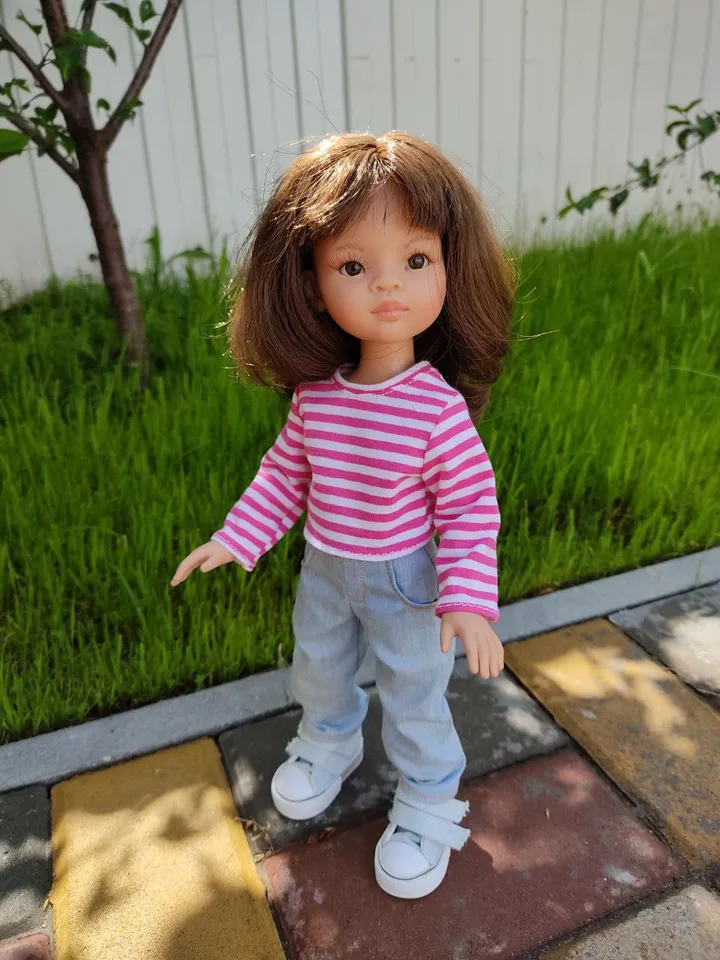 Pdf sewing pattern for Paola Reina dolls.