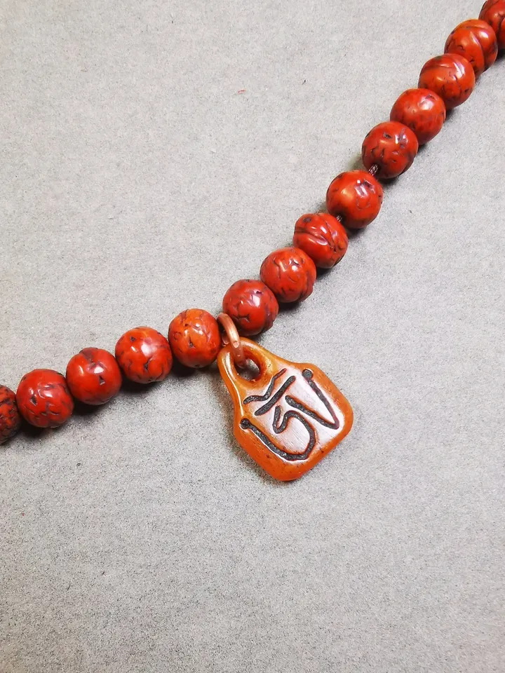 Gandhanra Tibetan Yak Bone Carved Tibetan Alphabet OM,Mala Pendant,Bead Counter Clip,Prayer Bead Accessories,