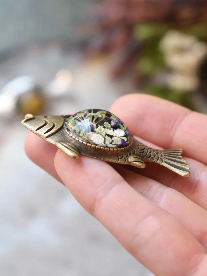 Brooch-fish with wildflowers in resin. Real Flower Brooch. Summer Brooch.