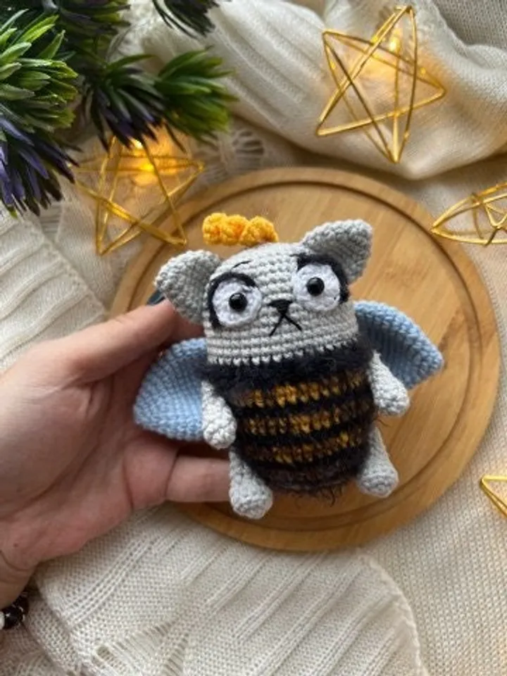 PDF Crochet Baby Cat Bee Pattern, Amigurumi Cat in Bee Costume, Cute Crochet Kitty, Amigurumi Crochet Animal Toy DIY Digital PDF Pattern