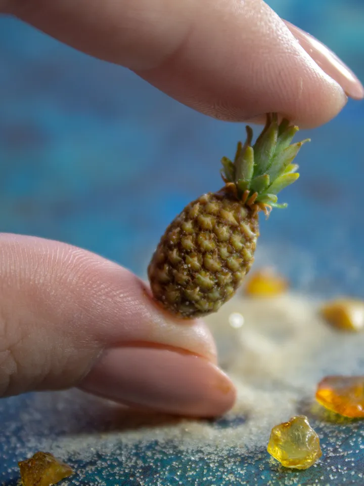 TUTORIAL Miniature polymer clay pineapple