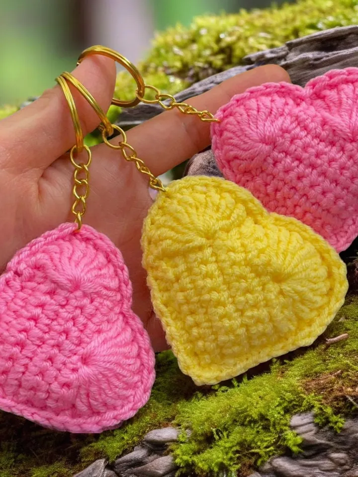 Valentine's Day Crochet Heart Keychain | Cute Amigurumi Heart Pattern | Unique Gift for Her or Couples | Easy Beginner Crochet