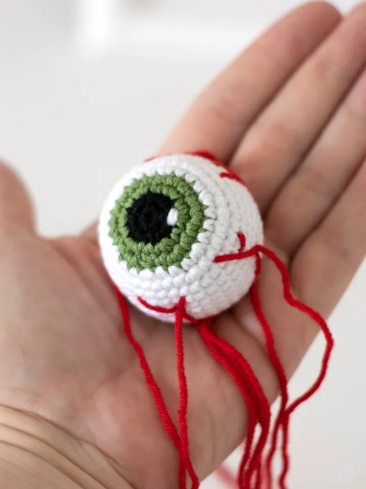 Eyeball car accessories, car hanging, rear view mirror charm, zombie eye, car pendant